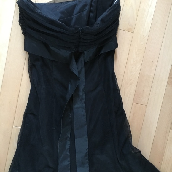Vera Wang Gown - Picture 3 of 8